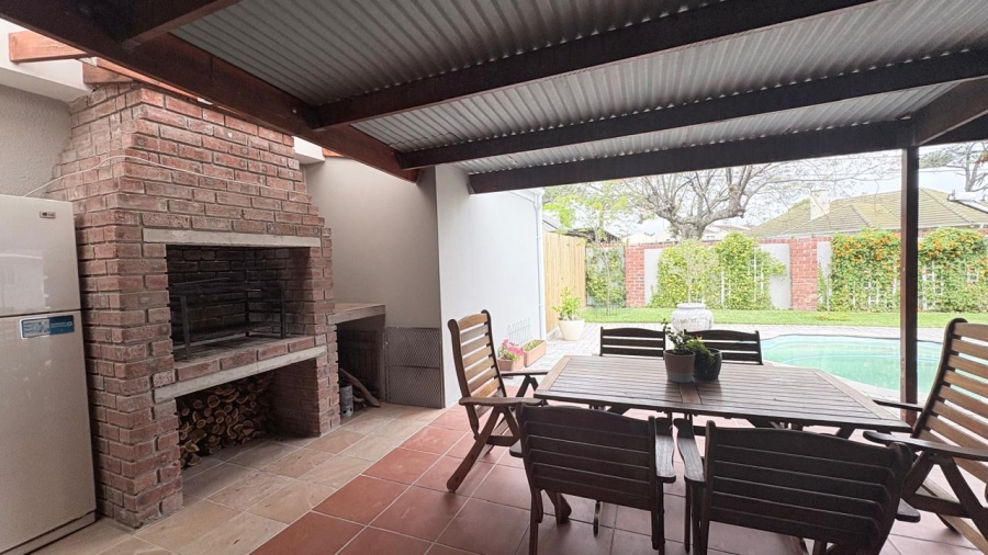To Let 3 Bedroom Property for Rent in Meadowridge Western Cape
